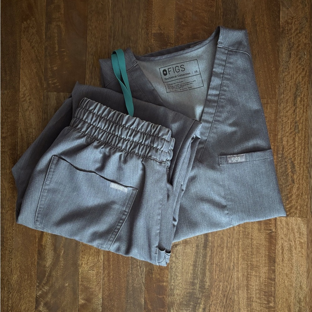 Figs Technical Collection Scrub Set Graphite X Small / X Small Petite